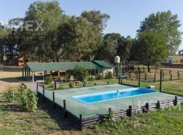 Quinta vacacional · 240m² · 6 Ambientes · Casa Quinta en Virrey del Pino