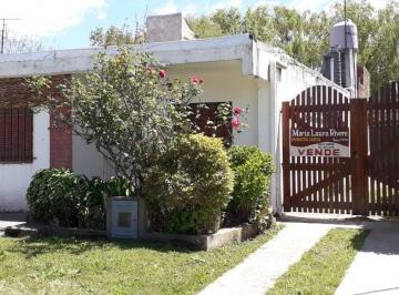 Casa · 160m² · 4 Dormitorios · Chalet - Dos Viviendas y Garaje Ideal Para Dos Familias
