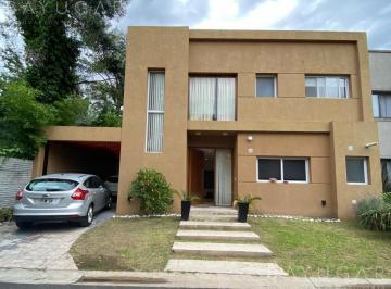 Casa · 163m² · 4 Ambientes · 1 Cochera · Venta Casa Barrio Las Cortaderas - San Miguel