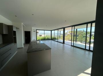 Casa · 280m² · 4 Ambientes · 1 Cochera · Casa en Venta: 3 Dor C/ Cochera - La Cuesta