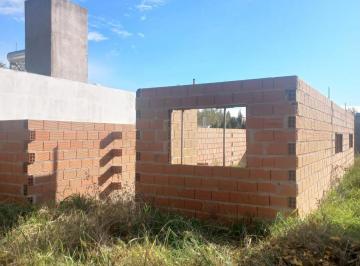 Casa · 105m² · 3 Ambientes · Casa en Venta de Dos Dormitiorios en Roldan