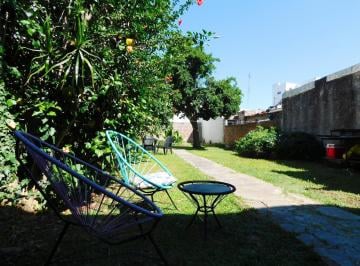 Casa · 230m² · 10 Ambientes · 1 Cochera · Dos Casas en Bloque en Venta Calle 527 3 y 4 Tolosa 6 Dorm. La Plata