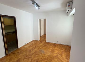 Departamento de 2 ambientes, Barracas · Dos Ambientes en Barracas. Amplio y Luminoso!