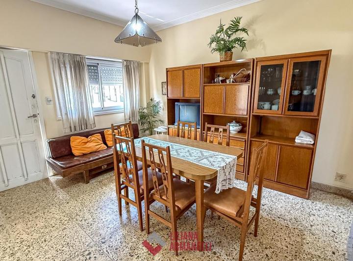 Casa · 120m² · 3 Dormitorios · 2 Cocheras