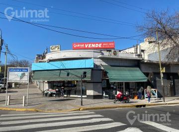 Local comercial · 197m² · Excelente Esquina de Locales con Potencial de Edificar 12 Pisos! Lideres en Terrenos