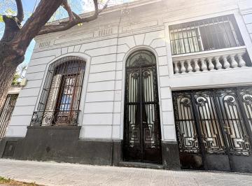 Casa · 298m² · 6 Ambientes · 1 Cochera · Casa 5 Amb + Dpto 3 Amb - Patio - Cochera
