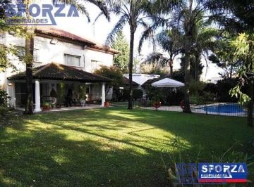 Casa · 1800m² · 4 Ambientes · Casa - Abasto