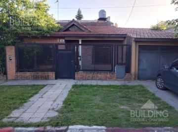 Casa · 210m² · 5 Ambientes · 3 Cocheras · Casa en Venta de 2 Dorm. - Ringuelet - La Plata