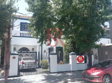 Casa · 244m² · 5 Ambientes · 2 Cocheras · Dn - Excelente Propiedad en Quilmes Centro! Apto Credito