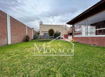 Casa de 3 ambientes, La Matanza · Impecable Casa 3 Amb con Importante Fondo