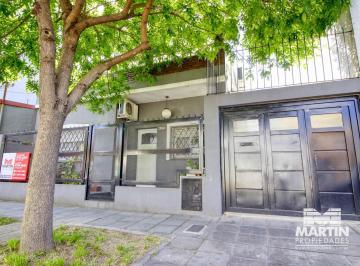 Casa · 110m² · 3 Ambientes · 1 Cochera · Casa en Munro en Venta, 3 Ambientes, Apta 2 Familias.