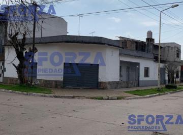 Casa · 157m² · 3 Ambientes · 1 Cochera · Local en Esquina con Casa Al Lado en Venta Gran Oportunidad