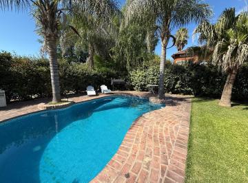 Casa · 180m² · 5 Ambientes · 2 Cocheras · Casa Familiar en Mashwitz Privado