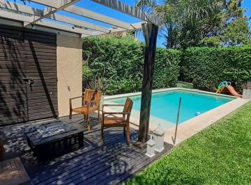 Casa · 135m² · 4 Ambientes · 2 Cocheras · Venta Casa 4 Ambientes Pileta y Jardin, Mirasoles