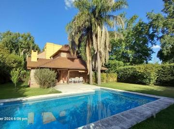 Casa · 777m² · 5 Ambientes · 2 Cocheras · Casa en Alquiler Barrio La Tranquera Pilar