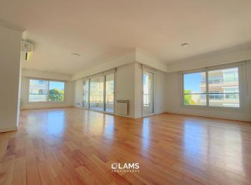 Departamento · 130m² · 4 Ambientes · 1 Cochera · Piso Exclusivo de 4 Ambientes - Venta - Guemes