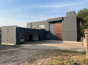 Casa · 502m² · 4 Ambientes · 3 Cocheras · ¡Venta! ¡Casa en Valle del Golf - Hermosas Vistas!