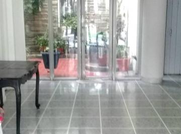 Departamento · 150m² · 4 Ambientes · Departamento de 4 Ambientes a La Calle. Apto Credito