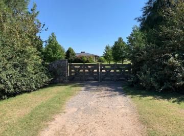 Campo de 4 ambientes, Zárate · Zárate Venta Chacra 4 Ha Amoblada y Equipada en "Chacras del Paraná"