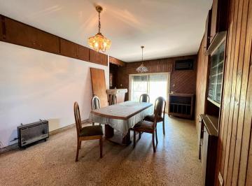 Casa de 4 dormitorios en venta en Rosario · España 3400 - Casa de 4 Dorm. en Venta en Rosario