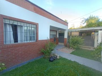 Casa · 90m² · 4 Ambientes · 3 Cocheras · Venta Casa Ituzaingo Norte
