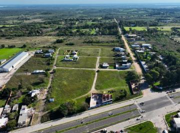 Terreno · 300m² · Lotes a La Venta Financiados en Av de Las Americas y Juan B Justo