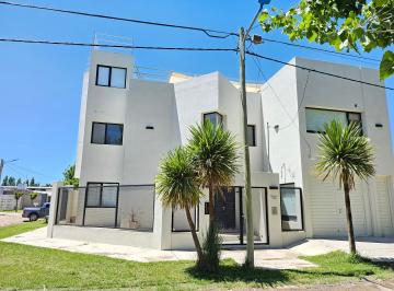 Casa de 10 ambientes, Neuquén · Casa 3 Dorm.