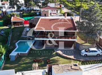 Casa de 7 ambientes, Villa Carlos Paz · Gran Propiedad de Casa de 2 Dor, Piscina y Dpto en Villa del Lago, Carlos Paz