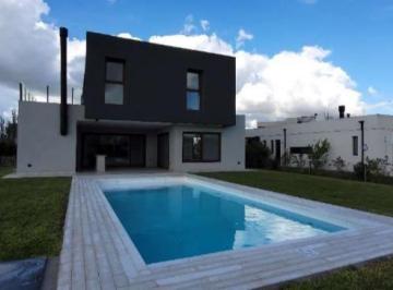 C21-043-993483_2 · Casa 4 Ambientes. | Los Robles Al 5900