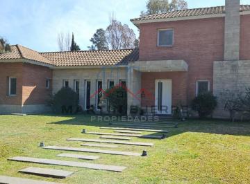 Casa · 277m² · 6 Ambientes · Alquiler Casa 5 Ambientes en Barrio La Deseada, Ezeiza