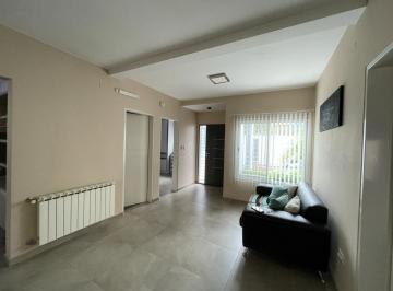 Casa · 90m² · 3 Ambientes · Apto Credito - Venta - B° Altamira - Casa de 2 Dorm - Patio