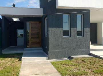 Casa de 6 ambientes, Rodeo del Medio · Casa en Barrio Las Retamas - Maipu