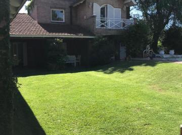 Casa · 350m² · 6 Ambientes · 3 Cocheras · Casa en Venta