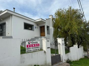 Casa de 3 ambientes, Villa Carlos Paz · Casa a La Venta con Vista a La Ciudad.