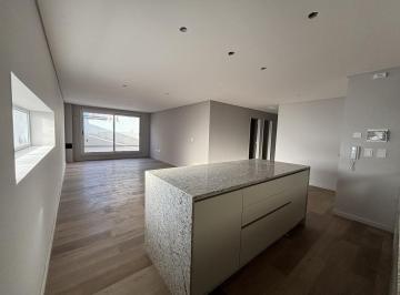 Departamento · 114m² · 4 Ambientes · Mendoza 800 - Departamento de Tres Dorm. en Venta en Rosario