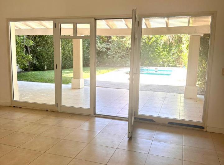 Casa · 100m² · 4 Ambientes · 1 Cochera