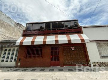 Casa · 158m² · 5 Ambientes · 1 Cochera · Casa - Villa Lugano