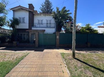 Casa · 160m² · 4 Ambientes · 1 Cochera · Venta en La Mejor Zona Multifamiliar Padua