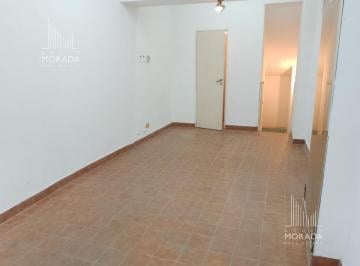 Local comercial · 77m² · 3 Ambientes · Venta Local Comercial con Deposito en Parque Patricios Excelente Ubicacion