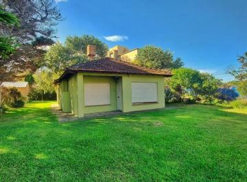 Casa · 130m² · 4 Ambientes · 1 Cochera · Casa en Venta en Costa del Este