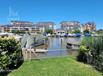 Departamento · 75m² · 3 Ambientes · 2 Cocheras · Departamento 3 Ambientes con Jardin Al Agua