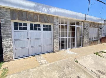 Casa · 447m² · 5 Ambientes · 2 Cocheras · Casa en San Nicolas de Los Arroyos
