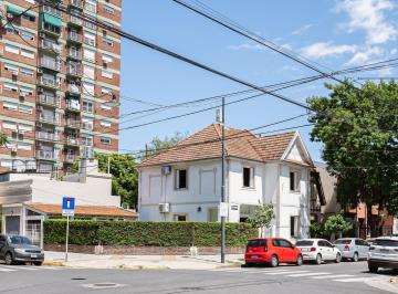 Casa · 215m² · 6 Ambientes · 1 Cochera · Hermosa Casa de Estilo - Venta - 6 Amb - Jardin - Garage - Suite - Coghlan