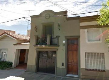 Casa · 144m² · 5 Ambientes · 1 Cochera · Casa en Centro de Lujan