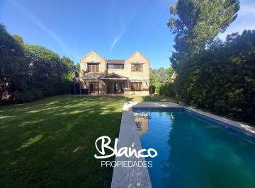 Casa · 220m² · 4 Ambientes · 1 Cochera · Casa en Venta en Mayling Cc, Pilar, G. B. a. Zona Norte