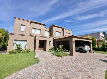 Casa de 6 ambientes, Ezeiza · Don Joaquin Canning! Casa con 4 Dorm., Piscina E Hidromasaje Exterior!