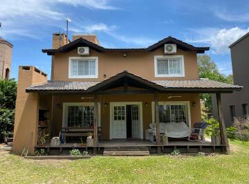 Casa de 4 ambientes, Campana · Alquiler Casa en Country Club El Bosque