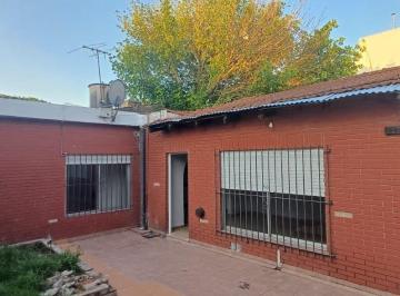 DEH-DEH-525_2 · Casa con Jardín y Parrilla en Alquiler!