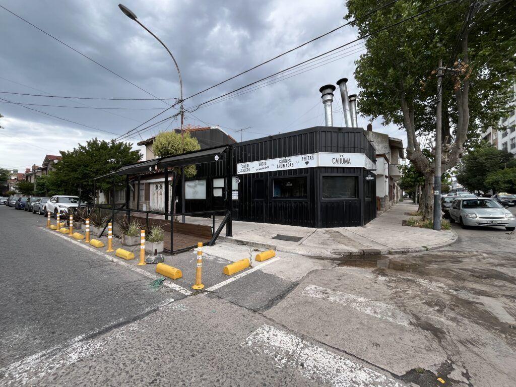 Lote en esquina sobre la calle Córdoba, zona comercial, en la intersección con Avellaneda