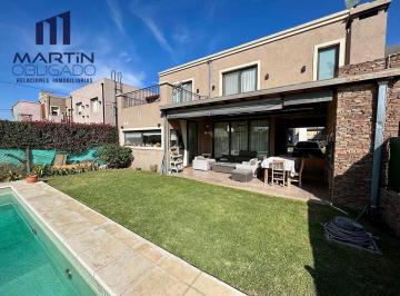 Casa · 231m² · 4 Ambientes · 2 Cocheras · Casa en Venta Barrio Las Cortaderas San Miguel